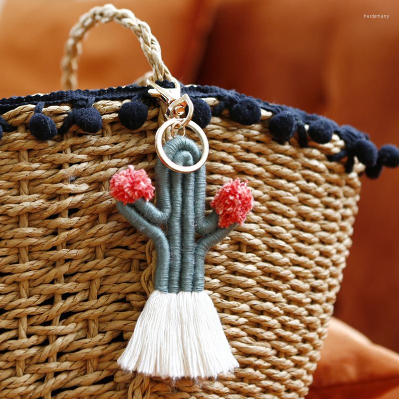 

Keychains Cute Hand Woven Cactus Keychain Women Men Boho Handmade Car Key Chain Bag Backpack Decoration Pendant Creative Fashion Trinkets