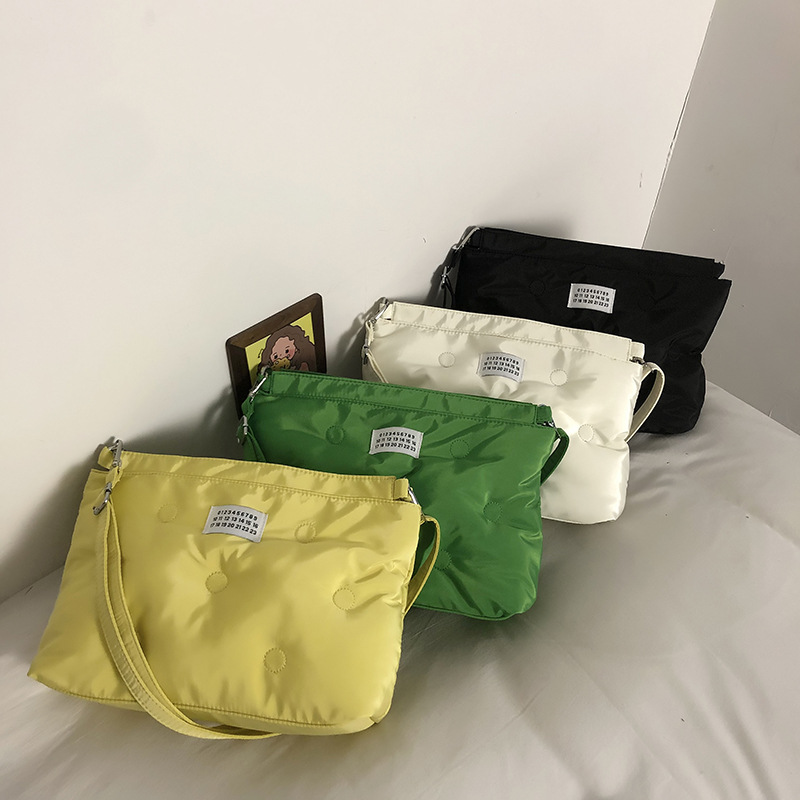 

Evening Bags Fashion Cloud Space Cotton Pillow Bag Down Handbag Large Capacity Women's Bag Autumn and Winter, White