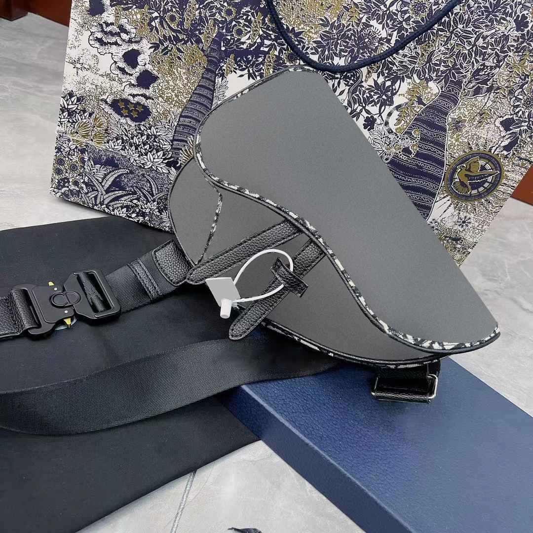 

Embroidery men's saddles chest bags Designer Luxury Womens famous real Leather Purses wallets handbag travel vintage tote crossBody clutch Shoulder pochette Bag