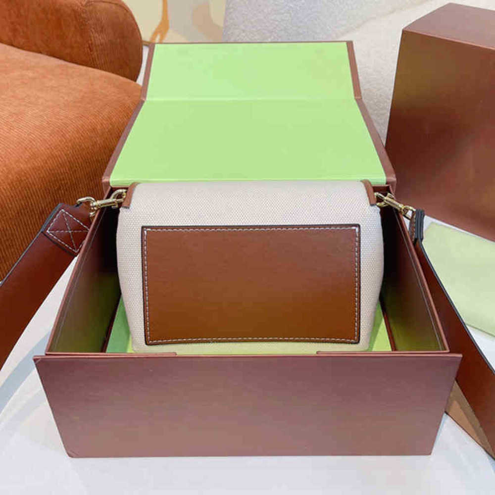 

Designer Luxury Burbrerity Bags For Women High Quality Brown Crossbody Handbags Vintage Burbrery Leather Wallet Paris Plaid The Totes Bag Fashion Purses VRSM, White