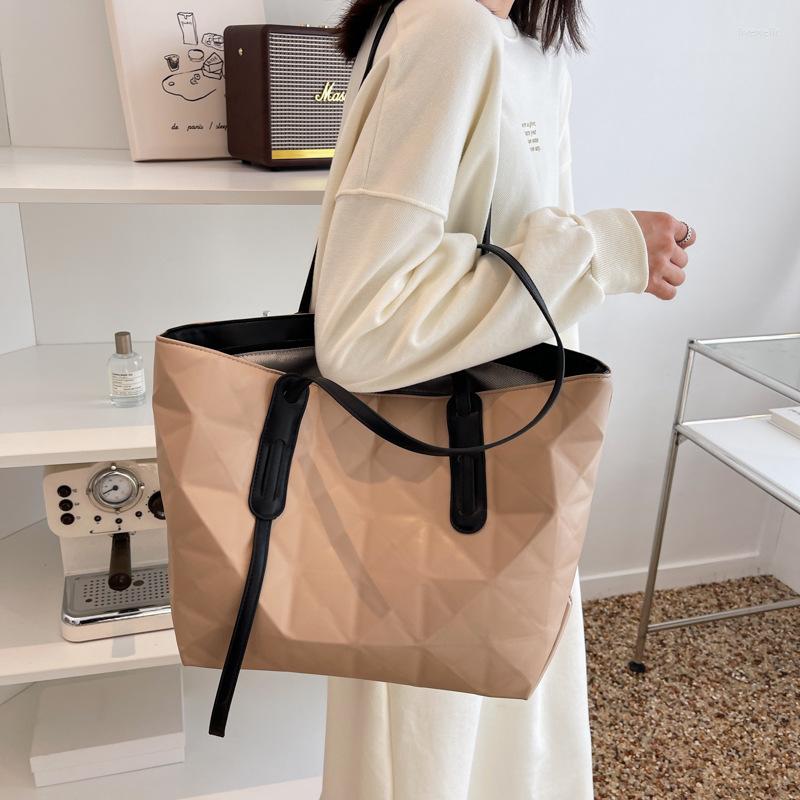 

Evening Bags Summer 2022 Fashion Large Capacity Tote Bag Daily Commuting Simple One Shoulder Crossbody Underarm Women's Trend Handbags, Black