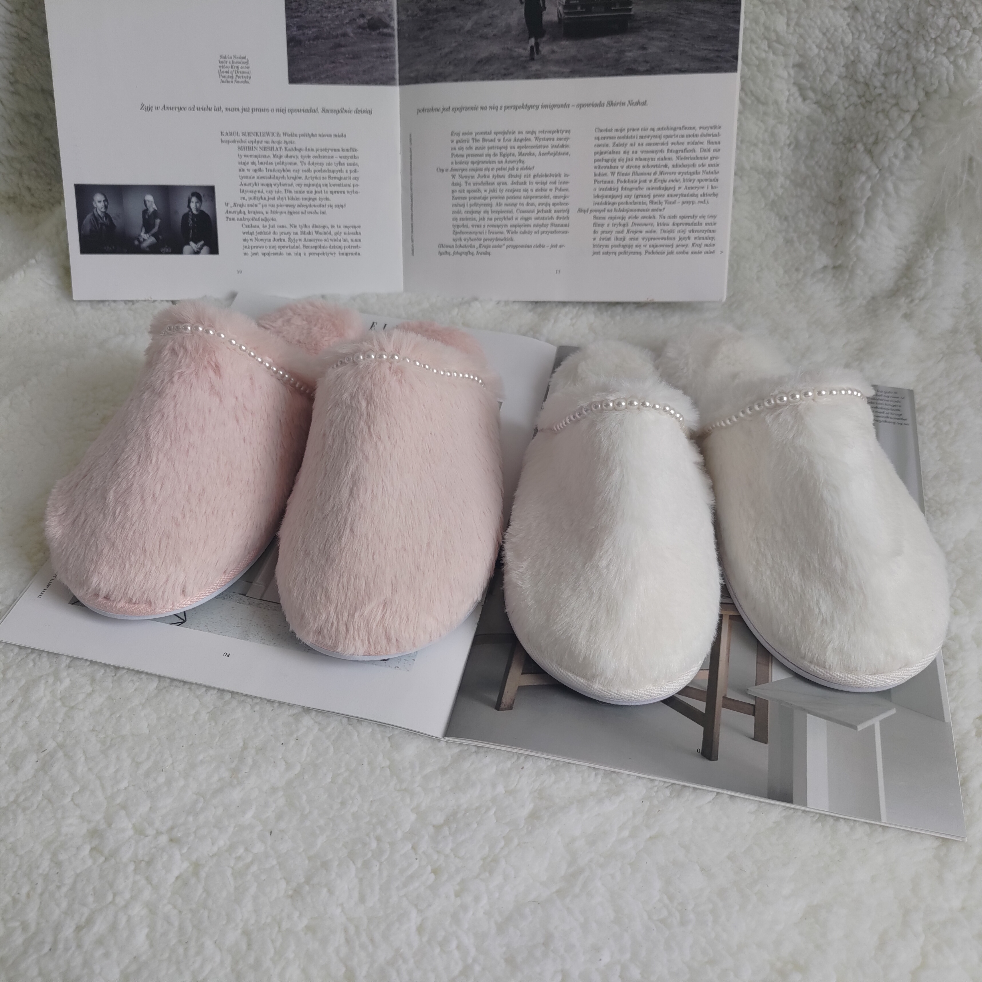 

Customize fashion women slippers comfortable plush warm fluffy indoor slippers, White