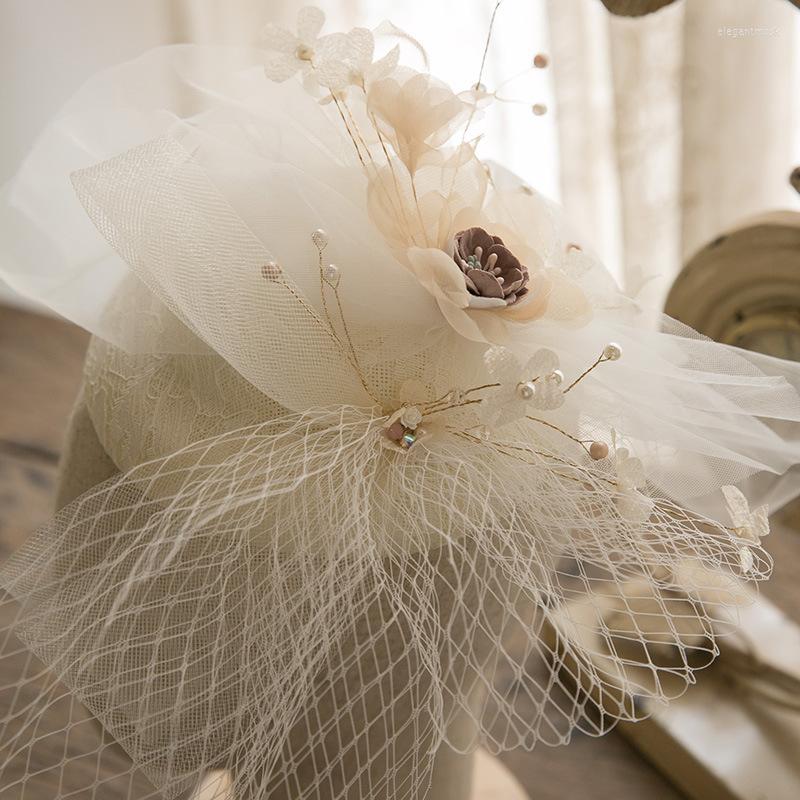 

Headpieces White Flowers Soft Net Stewardess Hat Berets Elegant Wedding Banquet Top YSAN710