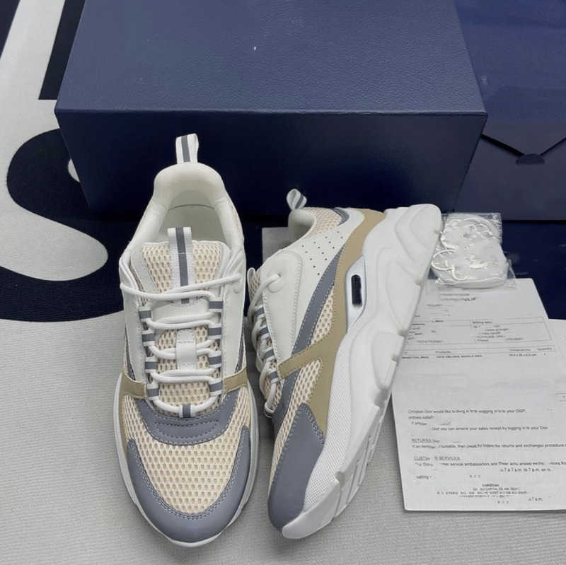 

Sneaker Men Shoes Vintage Sneakers Canvas And Calfskin Trainers Unisex Low Top Casual Shoes Platform Shoes With Box Big Size 35-46 NO70, Socks