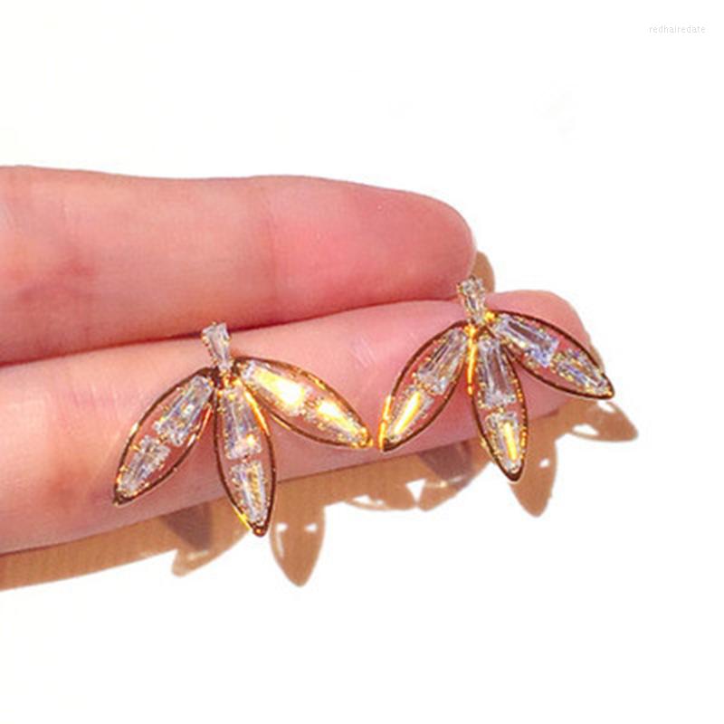 

Stud Earrings Charming Flash Crystal Flower Earring For Women 2022 Fashion Gold Color Aesthetic Jewelry Bijoux Girl Gift