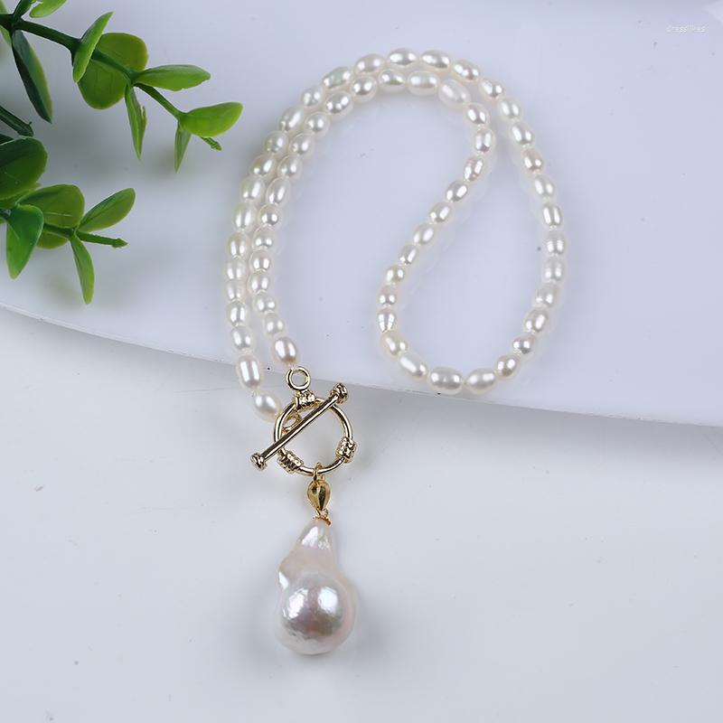 

Chains Fashion 4-5nmm Rice Freshwater Pearl Baroque Pendant Necklace For Women