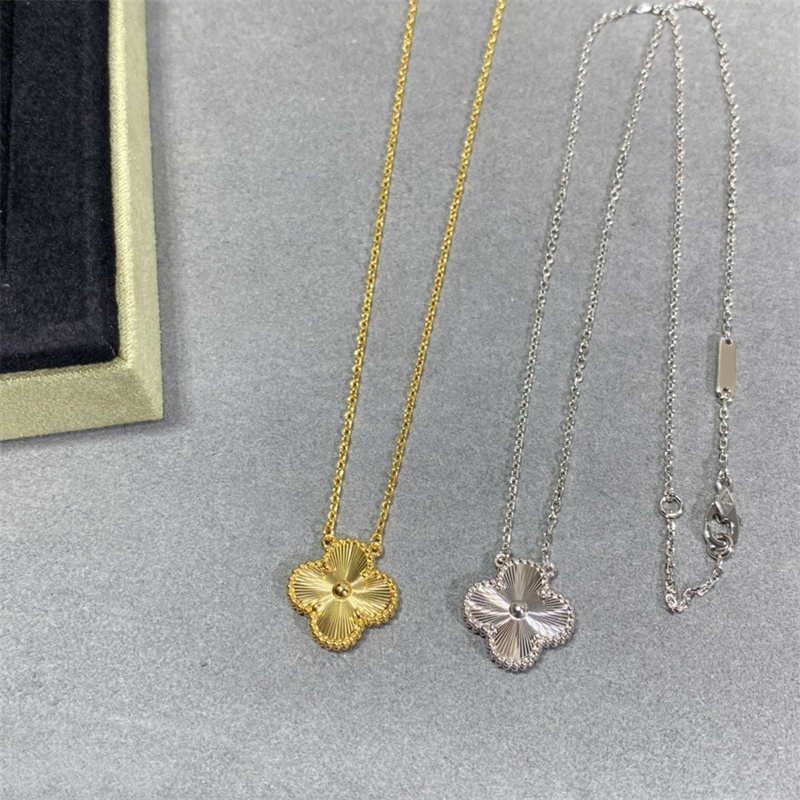 

High Quality Pendant Necklaces Designer Fashion Casual Jewelry Brands Luxurys Classic Letters Golden Silver Diamond Necklace 5 Styles