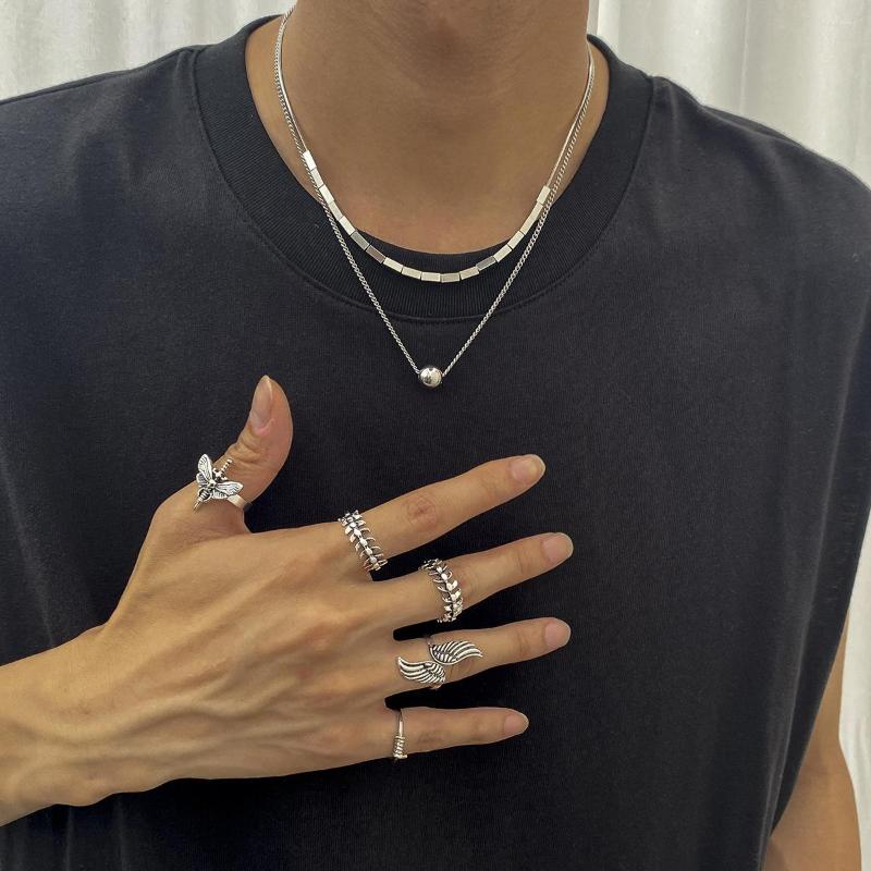 

Chains Creative Metal Double Layer Short Necklace Of Man Square Splicing Hanging Ball Clavicle Chain Exquisite Gift Jewelry Accessories