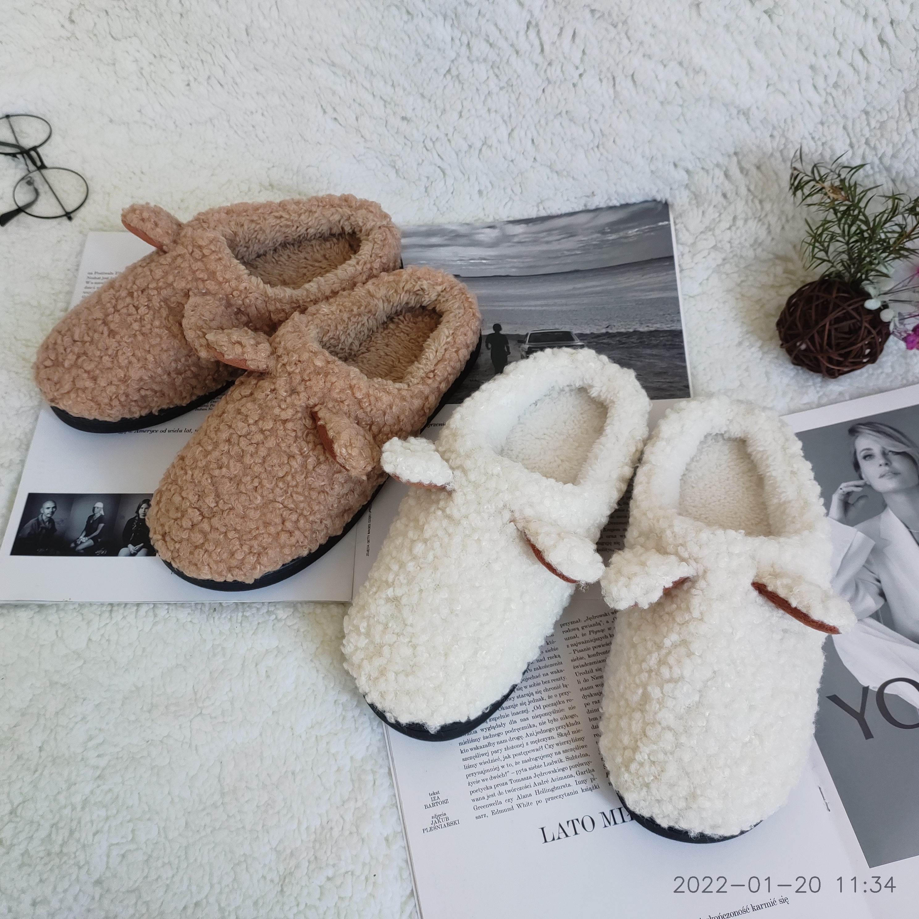 

Wholesale Light luxury slippers winter warm women non slip cute indoor slippers, Brown