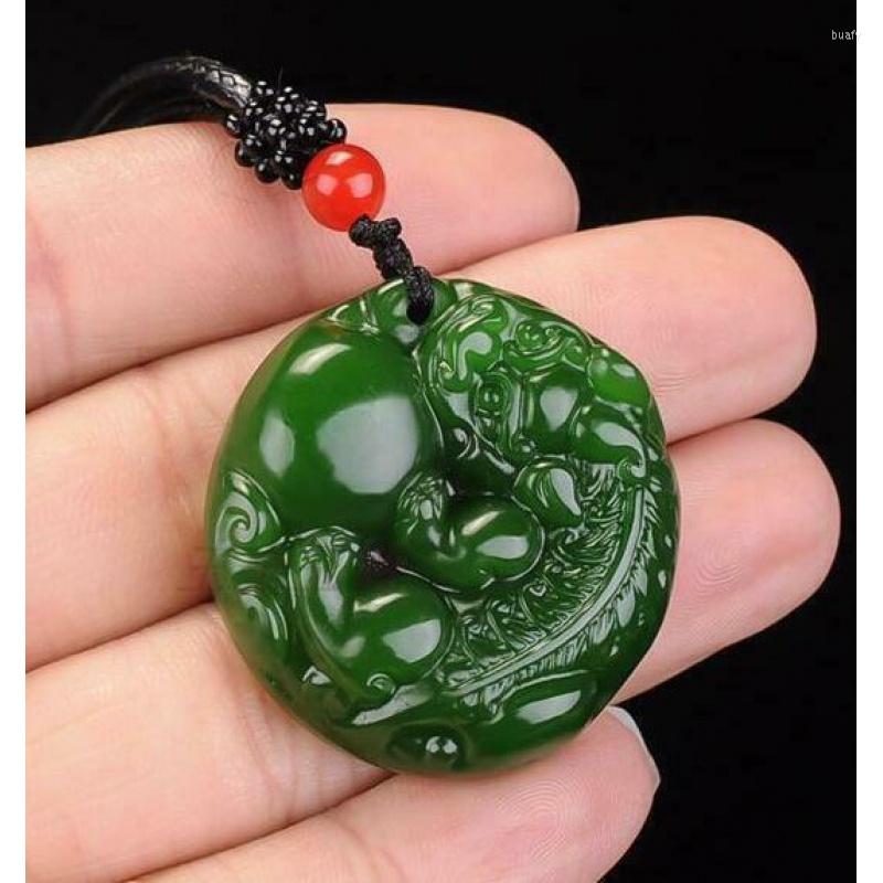 

Pendant Necklaces Nelace Jewelry Statue Jade Green PIXIU Natural Jasper Amulet