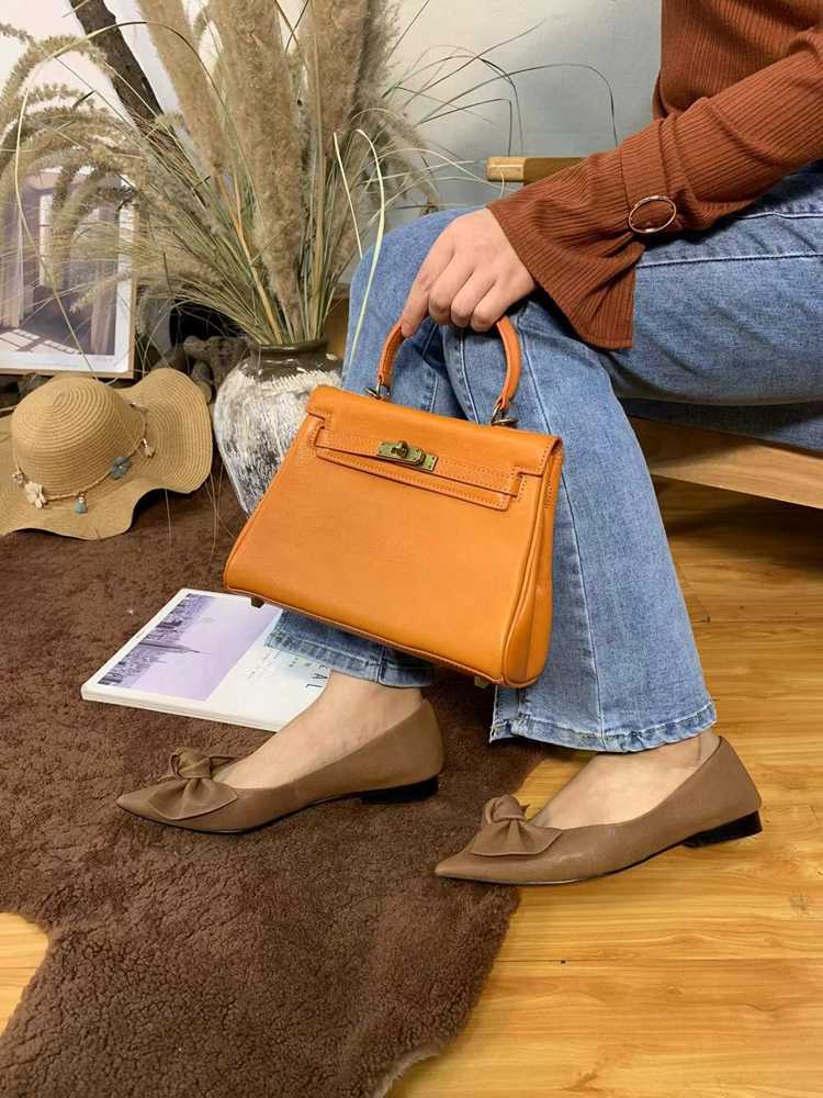 

Handheld Herme Designer Bags 2022 New Cowhide One Shoulder Diagonal Cross Leather women Soft Casual Semi shaped, Not for sale do not shoot