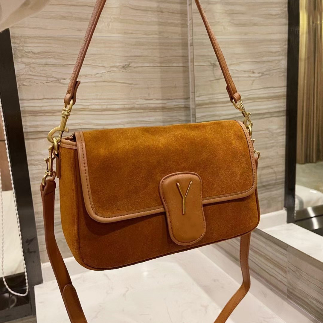 

French Suede Baguette Flap Bags Classic Cowhide Aged Quilted Gold Metal With Strap Handle Totes Wallets Designer Large Capacity Underarm Crossbody Bag 26x9x17CM, Box