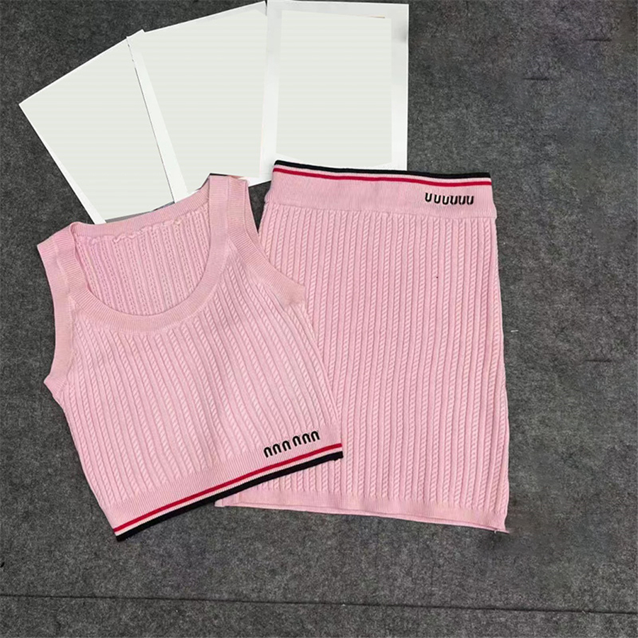

Womens Knit T Shirts Vests Skirt Letters Webbing Knitted Tank Tops INS Fashion Pink Knitted Vest Skirts, With label .