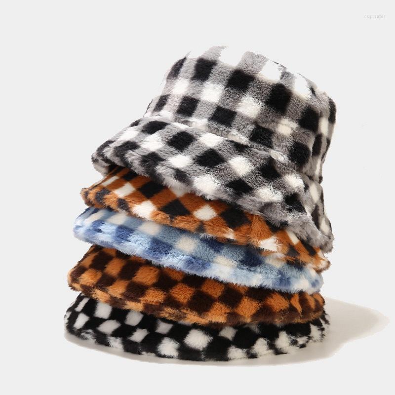 

Berets Winter Plaid Print Faux Fur Fluffy Bucket Hats Women Outdoor Warm Sun Hat Soft Velvet Furly Fisherman Cap Girl Fashion Panama