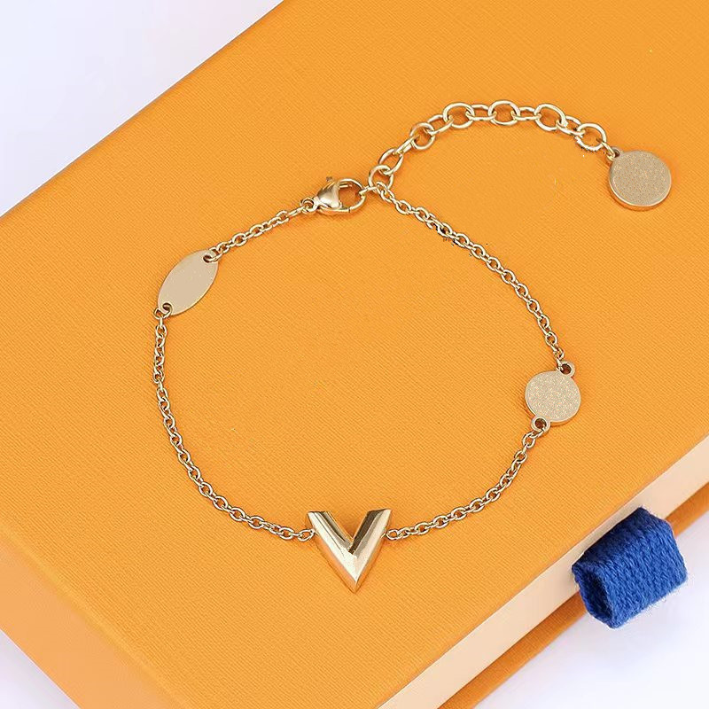 

Fashion square letter aggressive Bangle Titanium steel designer for women men luxury jewlery gifts woman girl gold silver rose gold wholesale not Fade