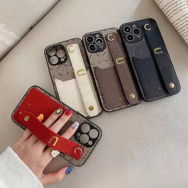 

2022 New Designers Phone Cases Shockproof Cases For IPhone 11 12 13 14 Pro max Promax 14plus X/xs Xr 7 8P Luxurys Fashion Card Wrist Strap Can Support Buttons