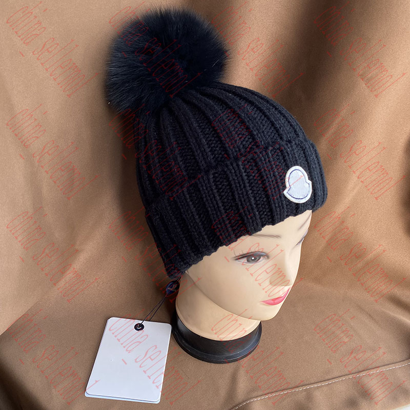 

Designer Hat knitted cap warm plush cap the same color 4color winter essential single product fashion accessories, Red