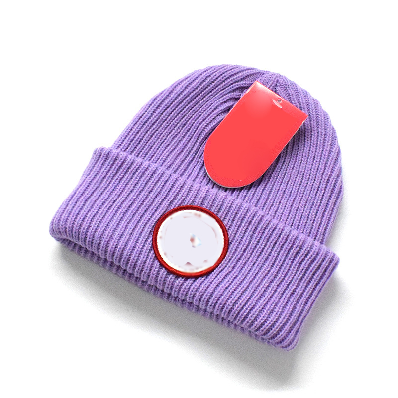 

Mens beanie Solid Knitted hat designer beanies men womens cap skull caps Spring Fall Winter hats Fashion Street Hats Active canada Casual black white colors