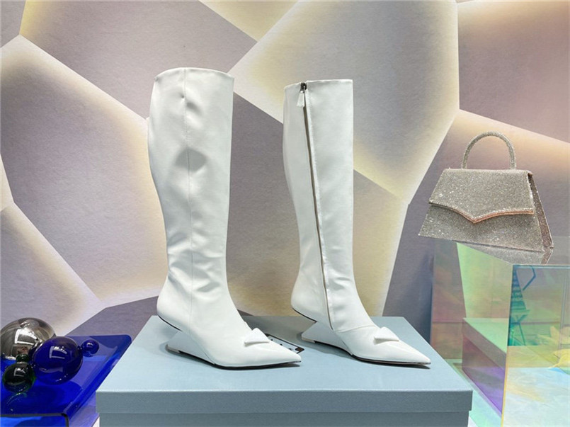 

Designer Luxury Women's White Leather Knee High Block Heel Boots New With Original box, 14