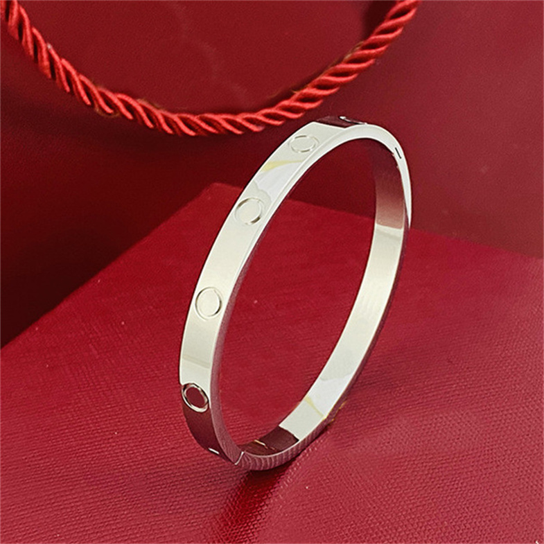 

Designer Bracelets Letter Bangle Luxury Brand Stainless Steel Diamond Bracelet Men and Women Fashion Gold Bangle Everyday Accessories Valentine's Day Gifts