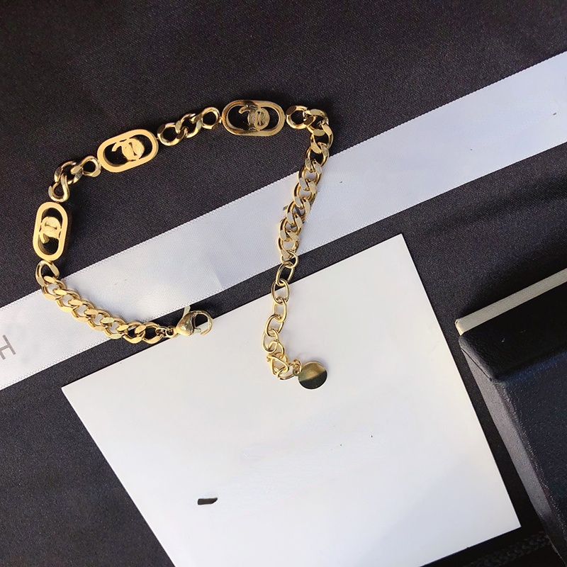 

Bracelets Bangle Luxury Designer classical Letter 18K Gold Plated Stainless steel Women Wedding Lovers Gift Bangles Accessories Wholesale L053