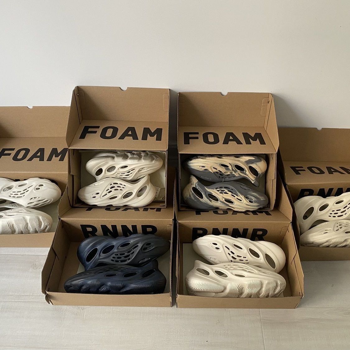 

Men Slippers Runner Slides Sandals Designer Slide Beach Shoes Fashion Kids Desert Sand Sulfur Onyx Black Cream Clay Moon Grey Ochre Runners, Color 9