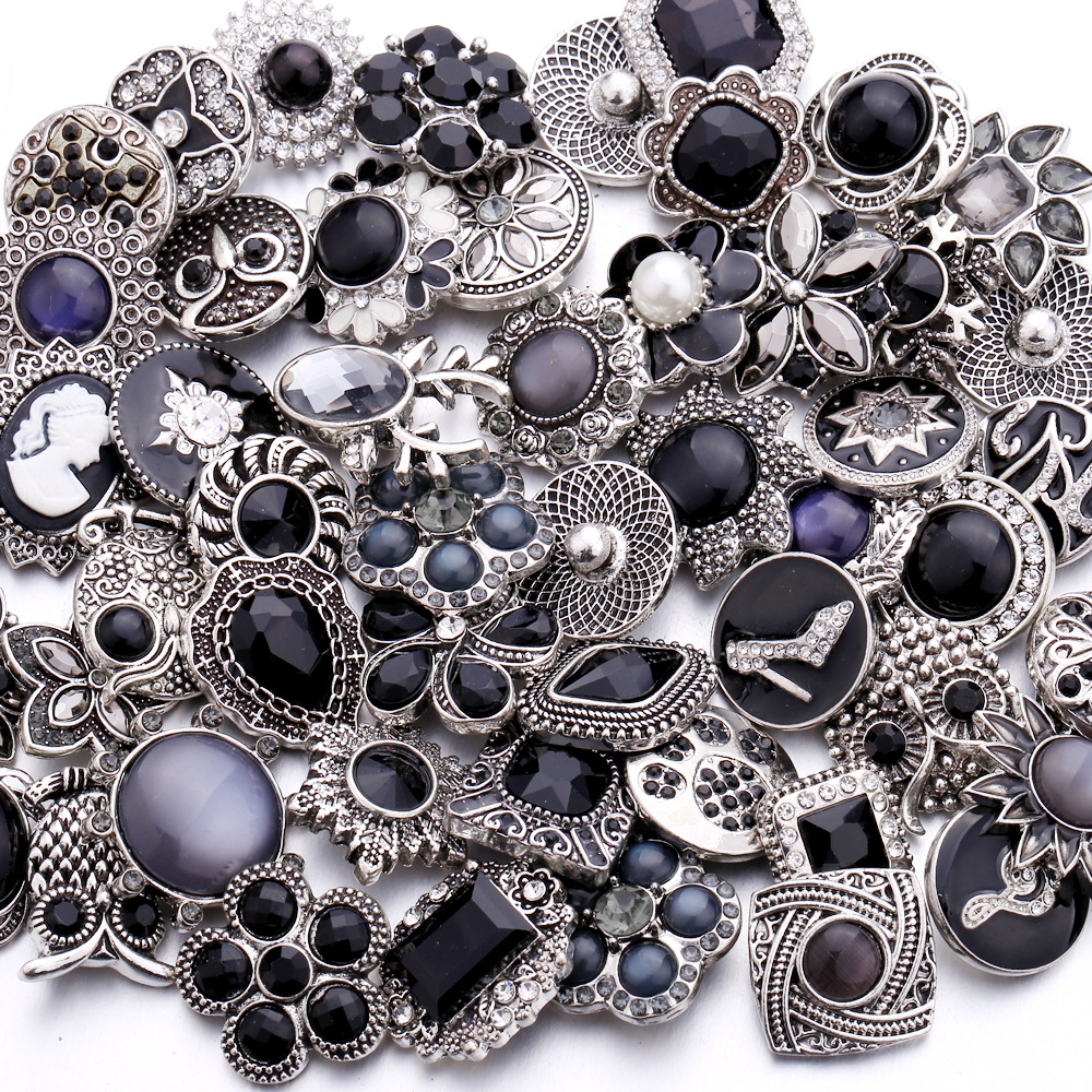 

Wholesale 18mm Noosa Ginger Snaps Button Jewelry Component Alloy Metal Rhinestone Diy Accessories for Snap Bracelets Jewellery Mix in Bulk