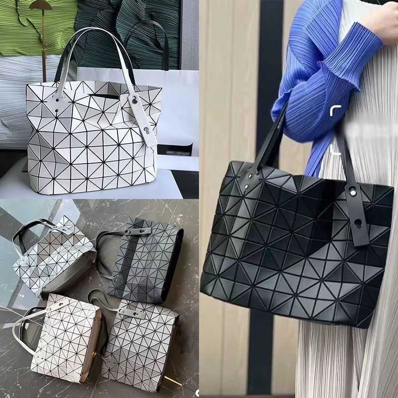 

bao designer Isseyss tote Miyake bag Japan Bag Life Rock 7X10 Lingge Commuter Large Capacity Tote High Level GJ9L, Matte black