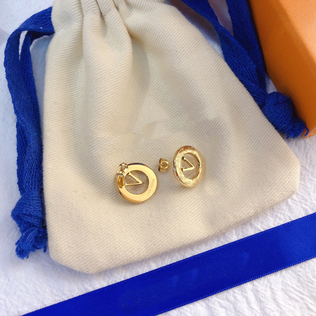 

Fashion Charm Earrings women party wedding Stainless steel Non Fading birthday Gift Luxury Classic Design Brand European American design Accessories Wholesale