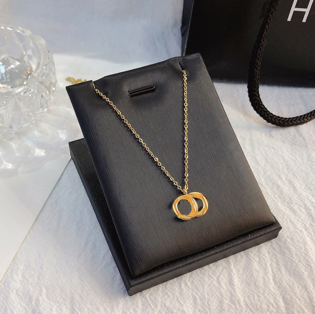 

Popular Selection Styles Necklace Fashion Style Pendant Necklaces Delicate Design Long Chain Jewelry Accessories Selection Luxury Gift Friend Family Birthday