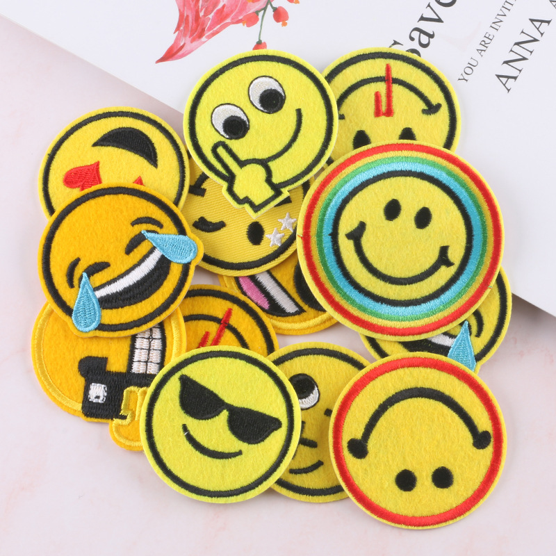 

Notions Cute Cartoon Iron on Patches Yellow Smile Face Embroidery Patch for Clothes Sew on Hats Backpacks DIY Crafts