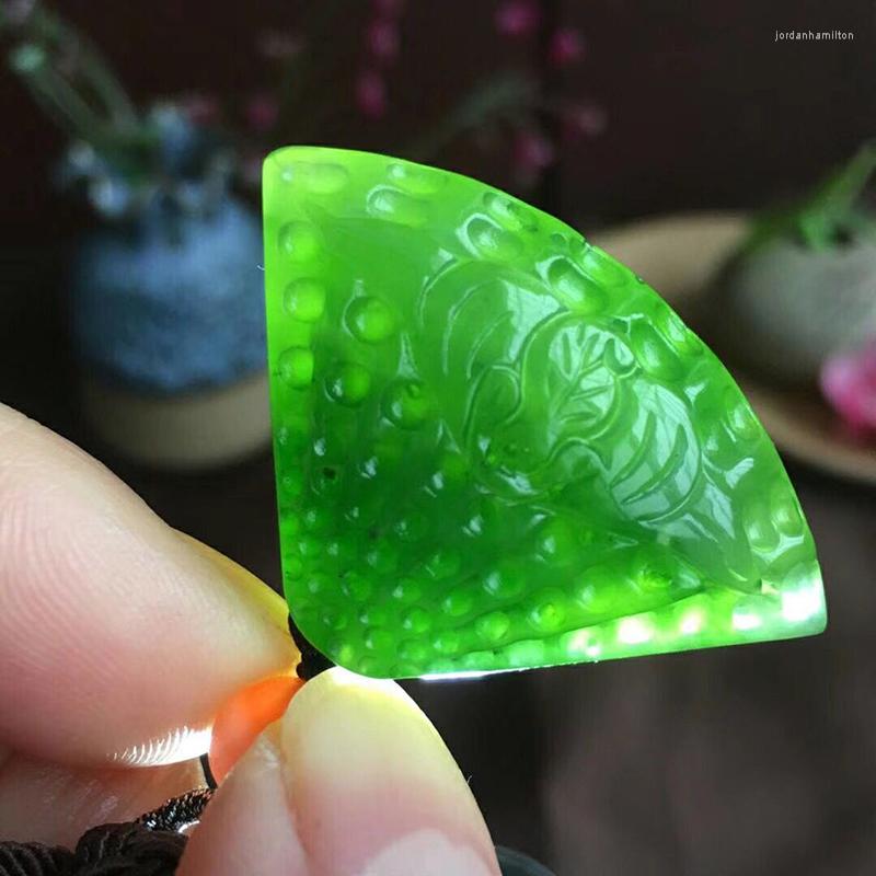 

Pendant Necklaces Fine Green Natural Stone Carving Shell Sweater Chain Necklace For Men Women Meaning Lucky Beauty Jewelry