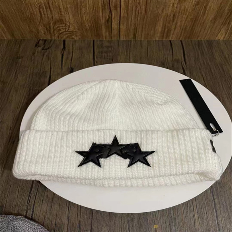 

Fashion Men Ladies Letter Designer Hat Plaid Knit Skull Hat Winter Beanie