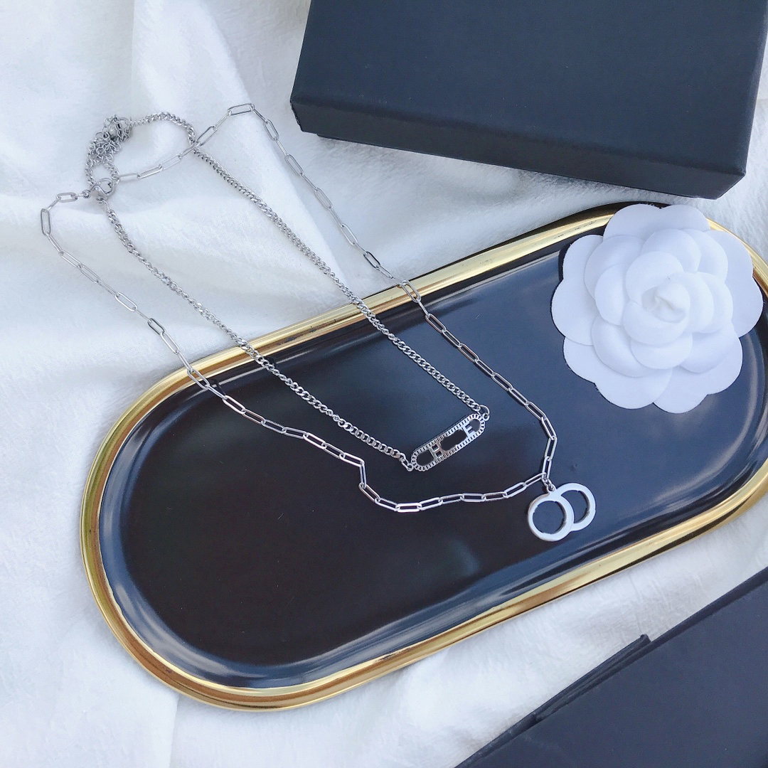 

Luxury Design Pendant Necklace High End Silver Plated Necklace Charm Women's Style Long Chain Exquisite Jewelry Accessories Hot International Brand Gift