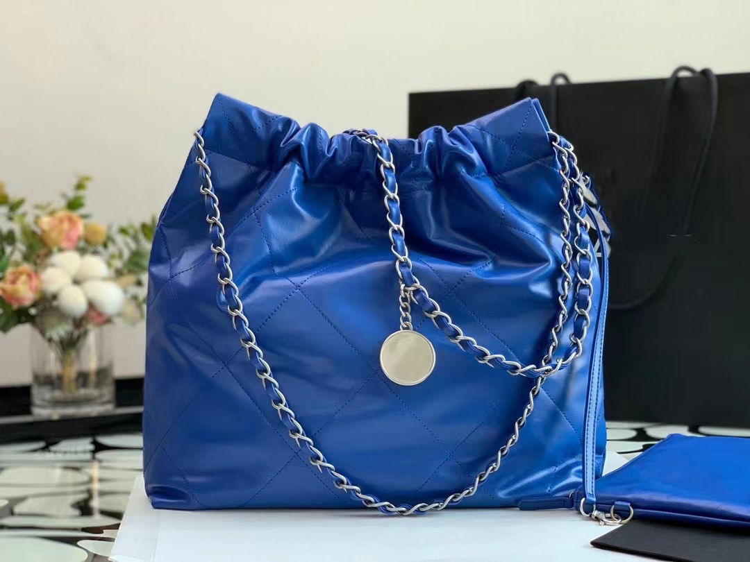 

Handbag Women's Boutique Luxury Designer Made of Bright Calfskin Lingge High Capacity Top Grade Shopping Bag Leisure armpit bag Size 35x35x8x42CM, Customize