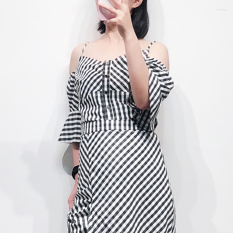 

Women' Blouses Patads French Women' Spring And Summer Suspender With Ruffle Sleeve Vest Missing Shoulder Short Plaid Top E19lapri