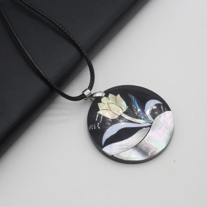 

Pendant Necklaces Natural Shell Pendants Mother Of Pearl Carving Flower Shape Amulet Exquisite Charms For Jewelry Making Diy Accessories