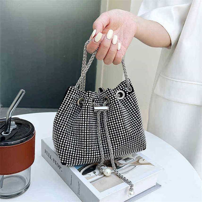 

Bags Shoulder Bucket Bags for Women 2022 Fashion Small Diamonds Crossbody Female Chains Messenger Handbags Ladies, Silver