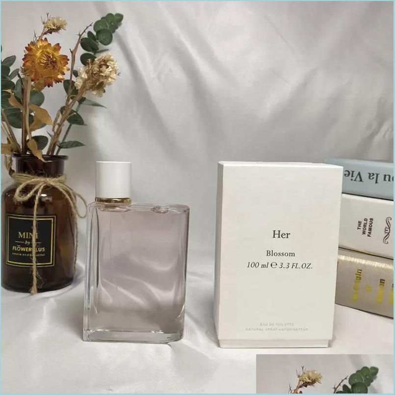 

Anti-Perspirant Deodorant Women Per Her Blossom 100Ml 3 Fl Oz Edt Fragrance Good Smell Lady Body Spray Fast Ship Drop Delivery Healt Dh6Ij