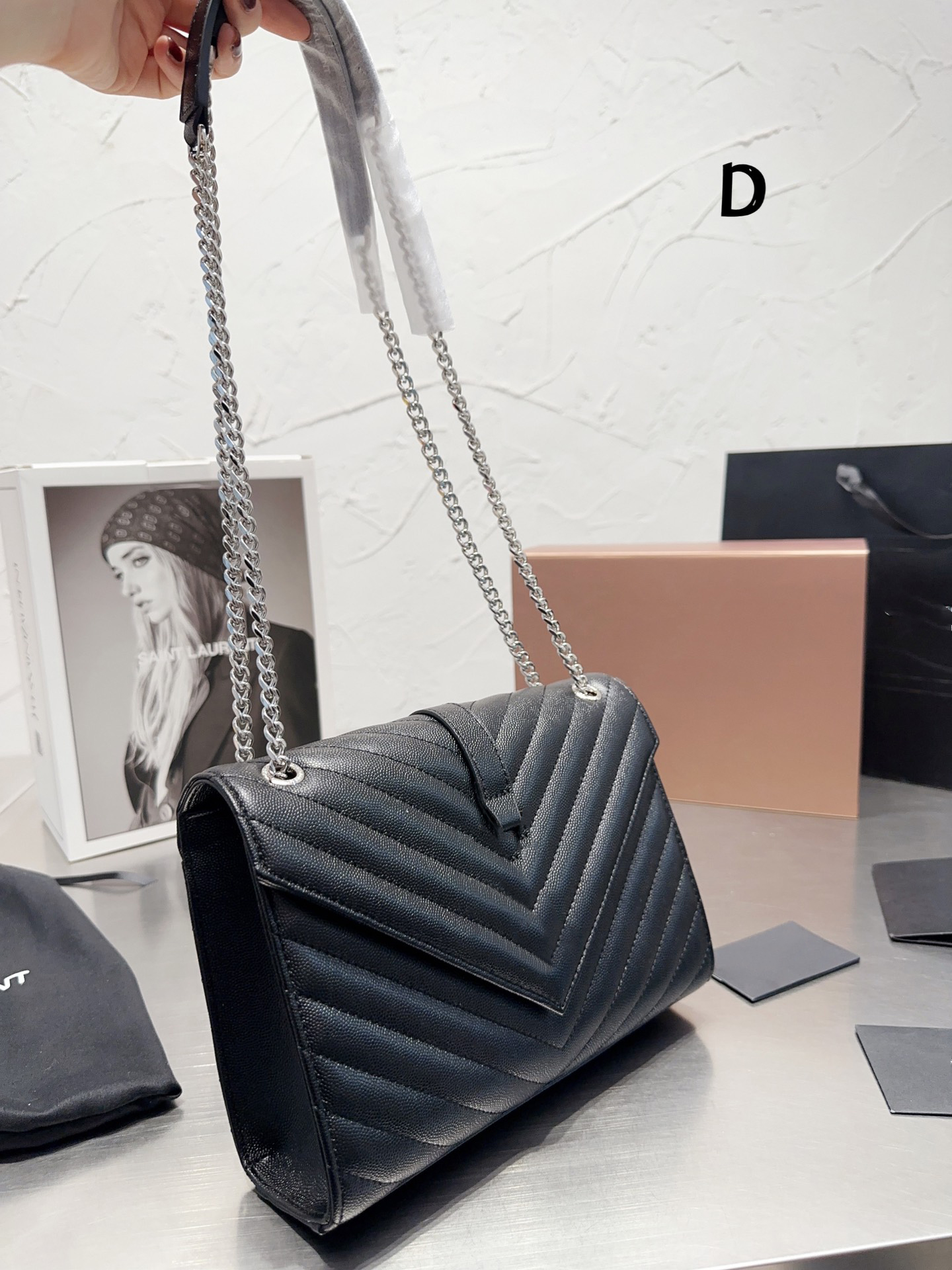 

Designer ladies leather handbag shoulder bag fashion classic Lady Liquid European and n style inner compartment cover with box size 24-16cm