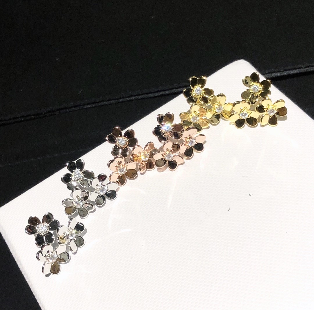 

Vintage Frivole Brand Designer Copper With 18k Gold Plated Three PCS Four Leaf Clover Flowers Statement Charm Stud Earrings For Women Jewelry With Box