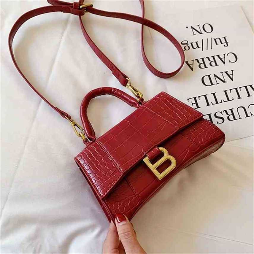 

Bags High sense small Handbags Womens 2022 spring and summer new style pattern underarm hourglass magic stick Purse, Red