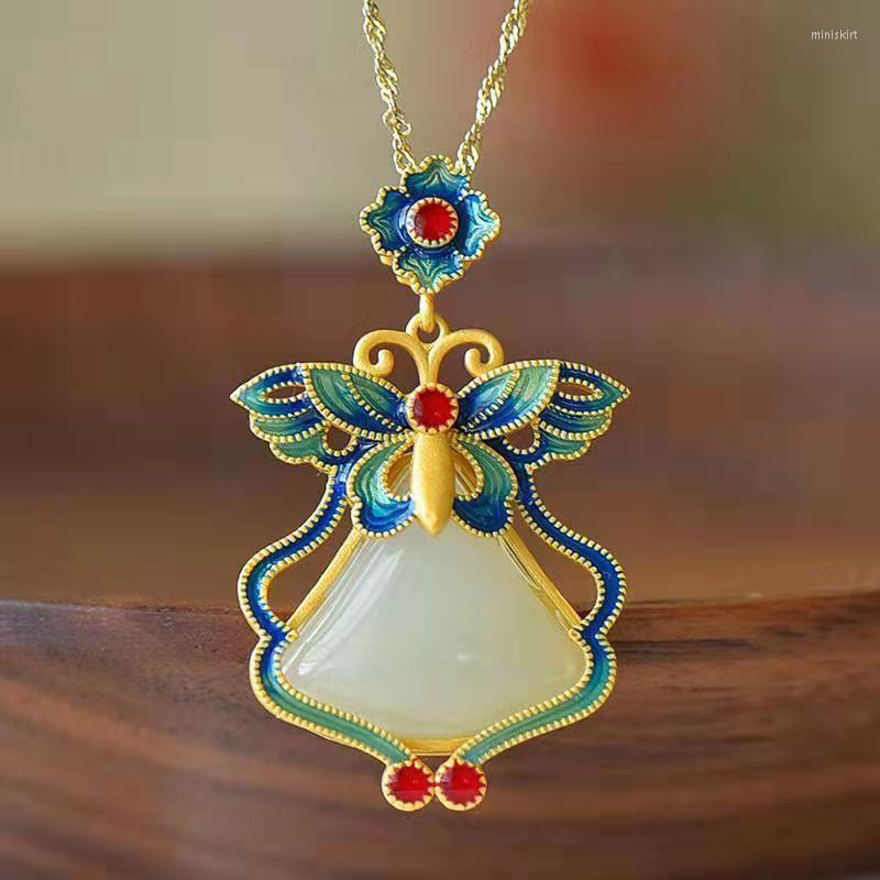 

Pendant Necklaces Cooperized Silver Inlaid Imitation Hetian Jade Gray Necklace Vintage Clavicle Chain Elegant And Ethnic Style Ancient