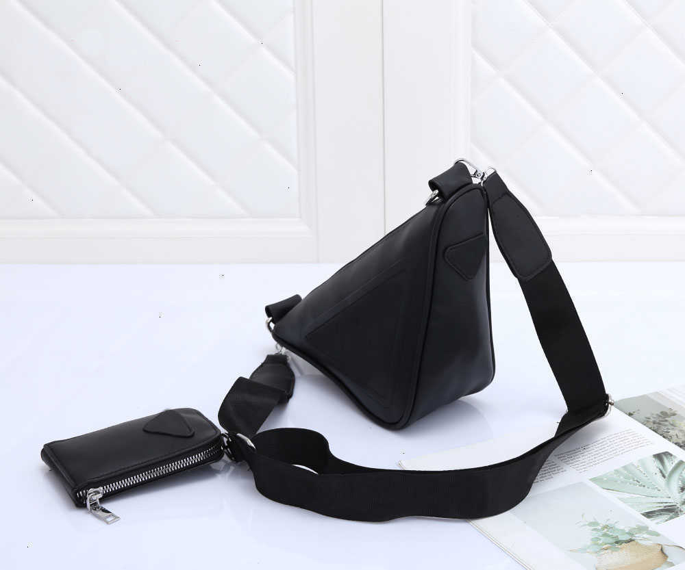Sac de designer Sacs à bandoulière larges Hangbag Designer Triangle Hommes Sangle Une Femme Messenger Plus Petit Portefeuille Deux Pièces Marque