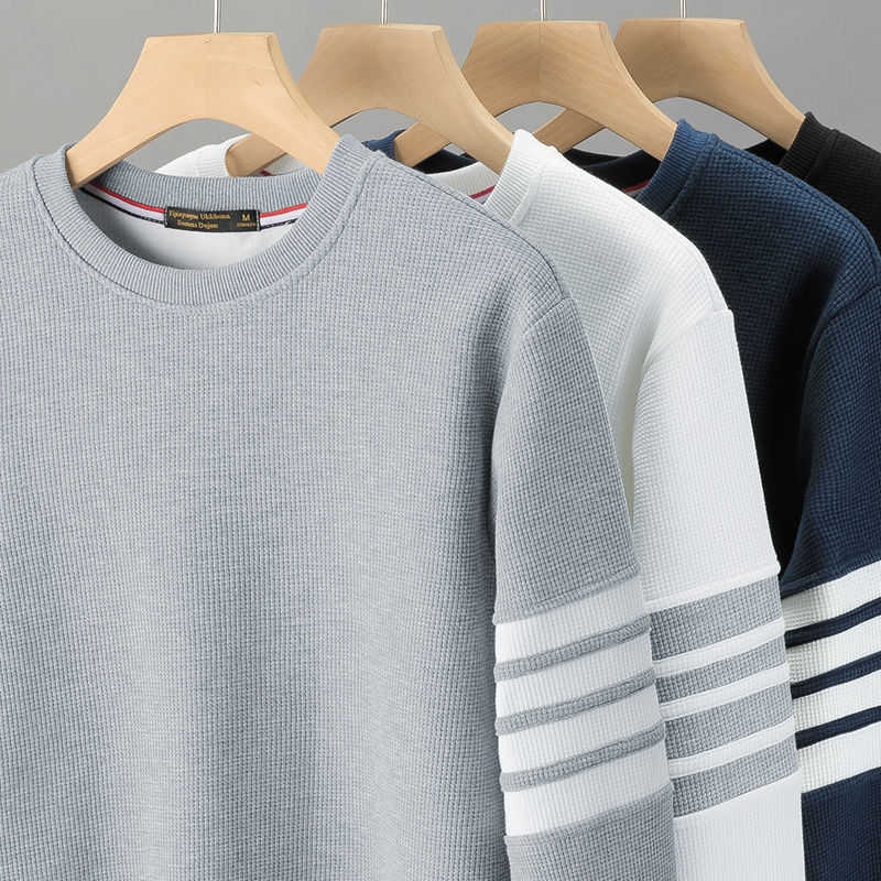 

Designer Sweatshirt Hoodie Thoms Brownns Long Sleeve Letter Print Tb Striped Sweater Men' American Pullover Round Neck Plush Bottoming Shirt Four Coat Men, Black silver fox hair