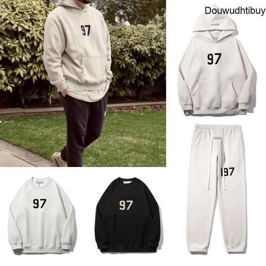 

Men' and Women Hoodies Leisure Fashion Trends Essentia Designer Tracksuit Hoody Reflective Pullover Christmas
