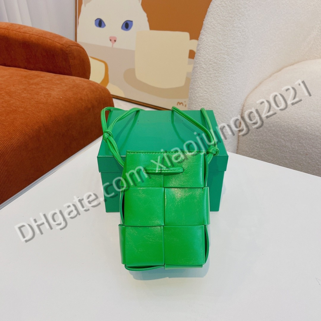 

High quality unique Designer Mini CASSETTE Bucket Bags designers shoulder crossbody bags luxury handbag Fashion weave tote purse, Black