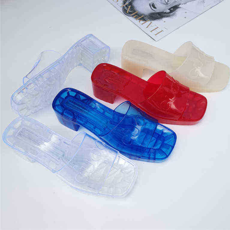 

Family Slippers g Women's Beach Thick Heel Square Head Women Wear Out in Summer and Jelly, Transparent color