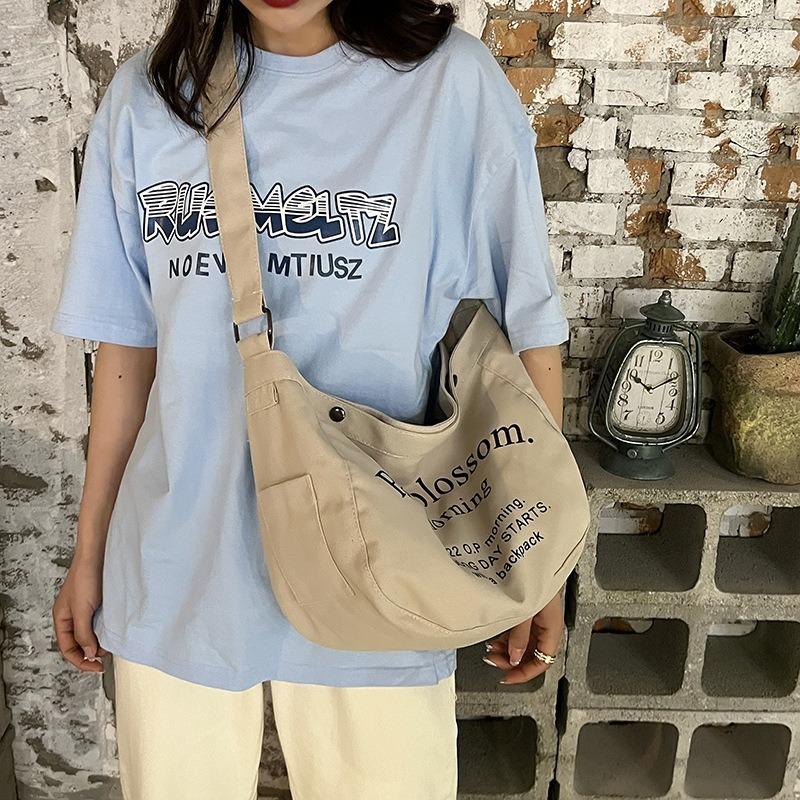 

Evening Bags Fashion Trends Designer Large Capacity Canvas Shoulder For Women 2022 Handbags And Purse Female Casual Totes Postmen, Beige