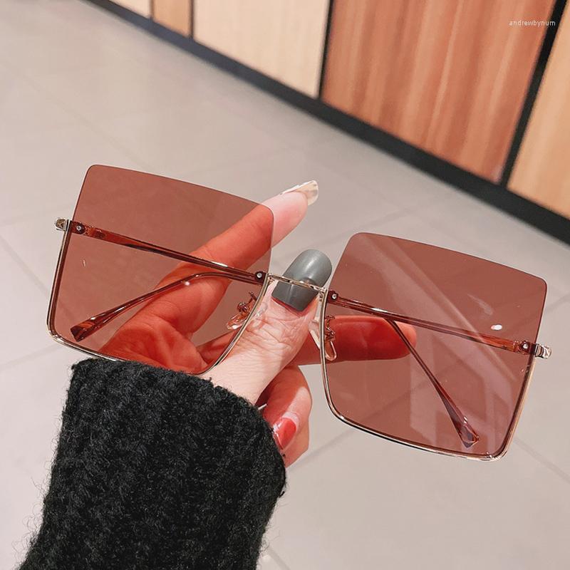 

Sunglasses Fashion Vintage Oversized Square Women Designer Travel Half Frame Metal Sun Glasses Sexy Ladies Shades
